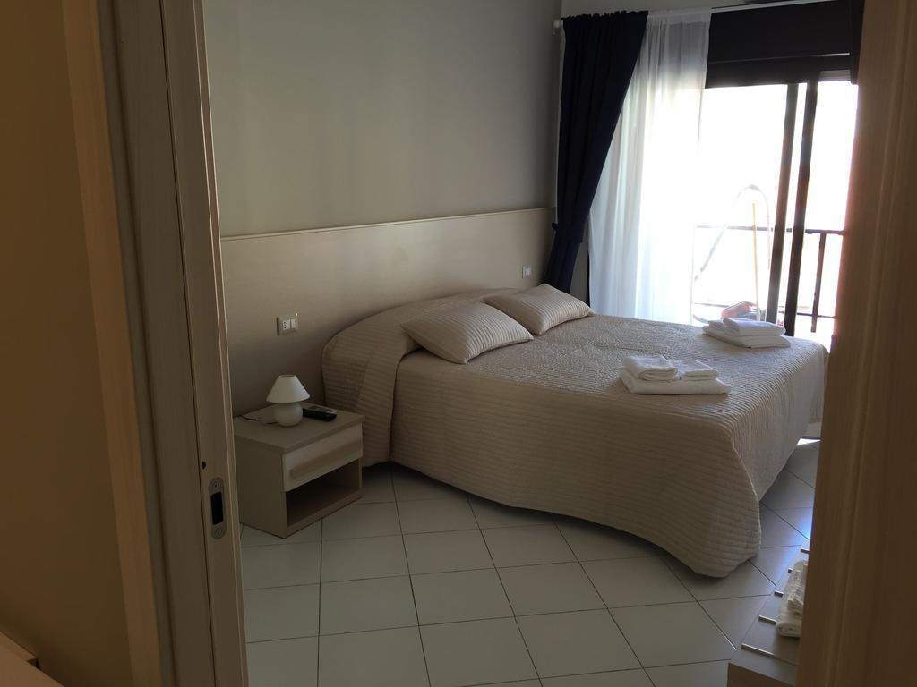 Appartamento 403 Mesina Habitación foto